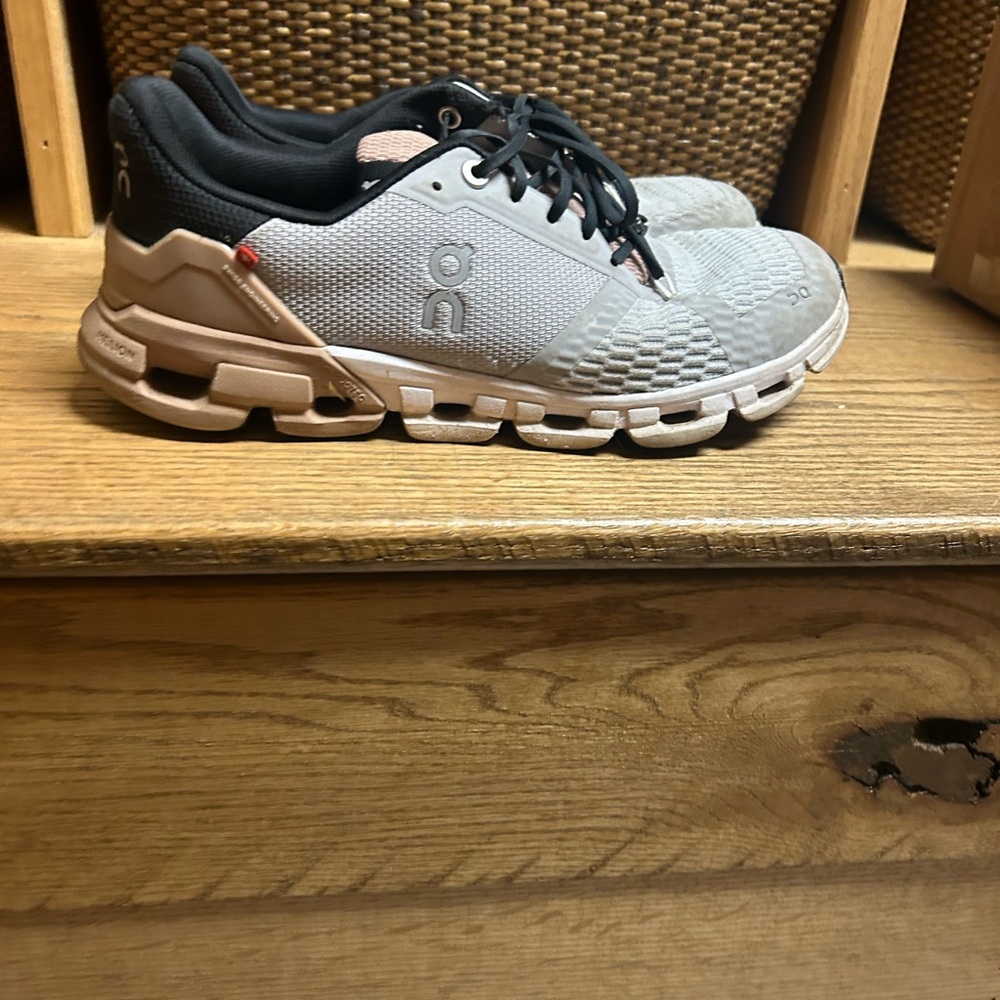 ON Cloudflyer Sneakers